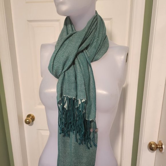 Extra Wide Pashmina - Picture 3 of 3